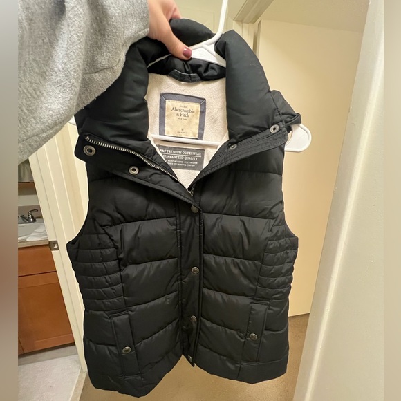 A&F Navy Blue Vest - Picture 4 of 4